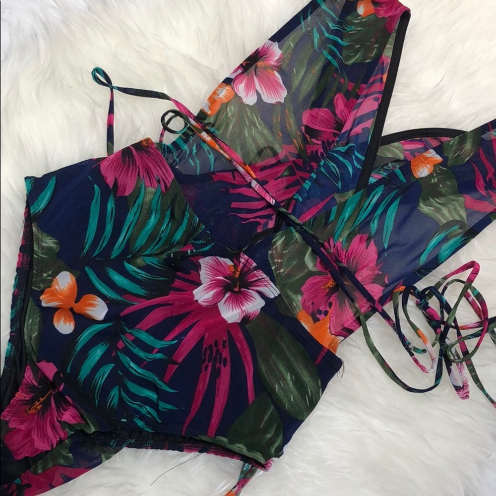 SEXY & FLIRTY 2 piece SWIM SET - Picture 5 of 8